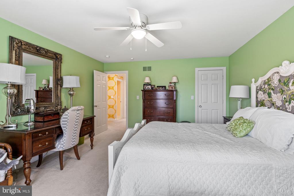 2309 FOREST LANE