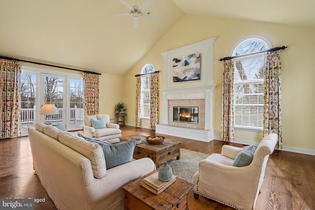 2309 FOREST LANE
