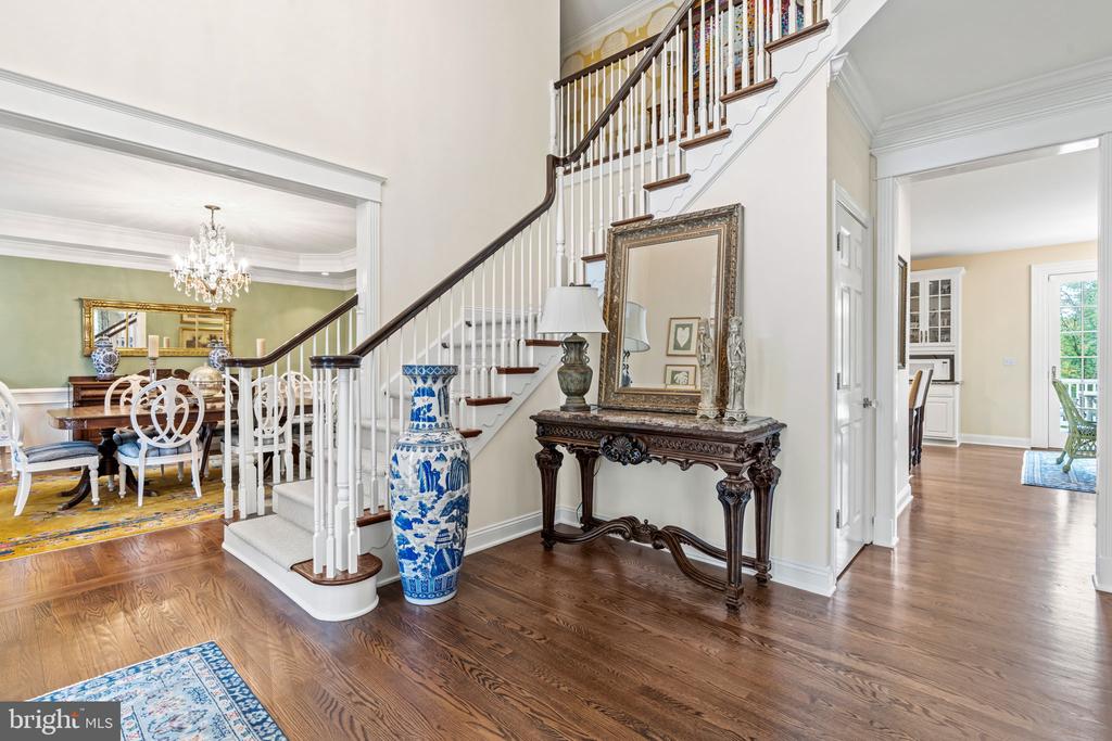 2309 FOREST LANE