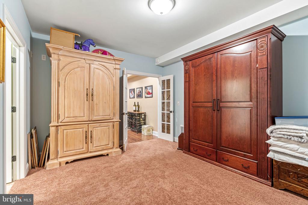 2309 FOREST LANE