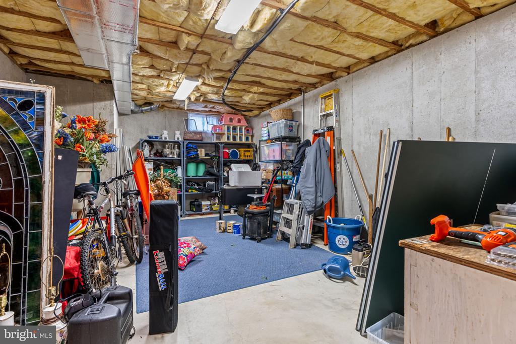 2309 FOREST LANE