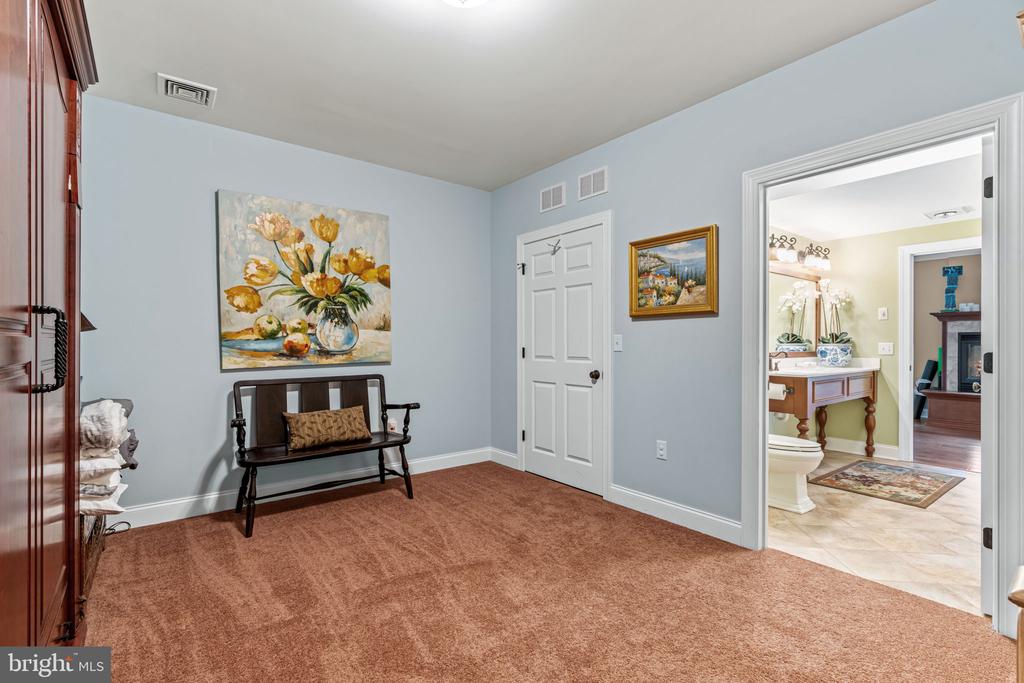 2309 FOREST LANE