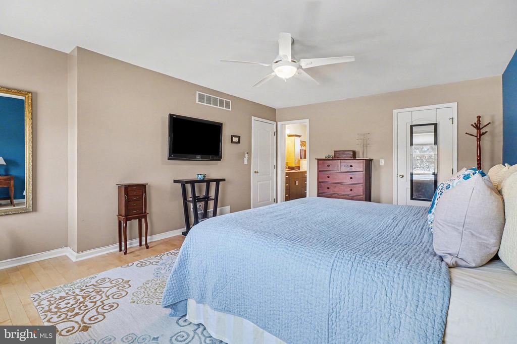 6126 CHATHAM COURT