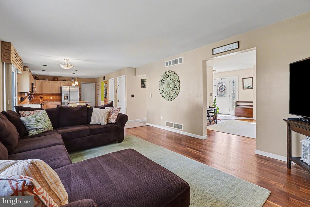 6126 CHATHAM COURT