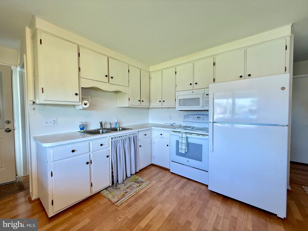 623 W MAIN STREET
