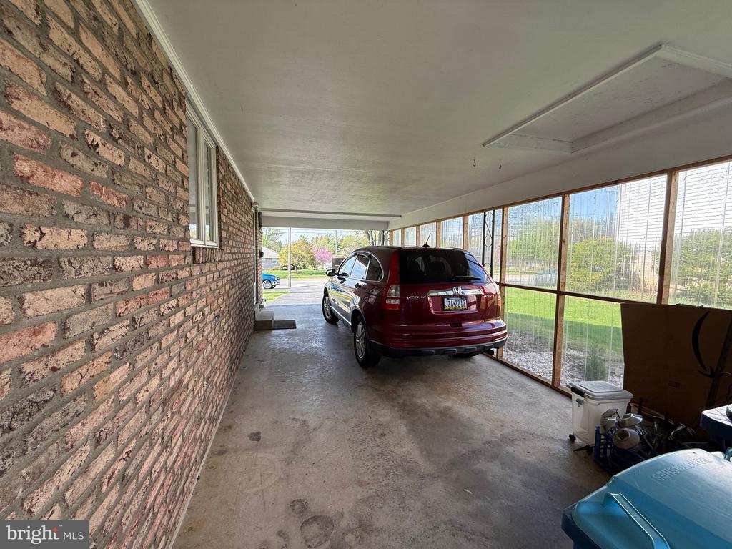 623 W MAIN STREET