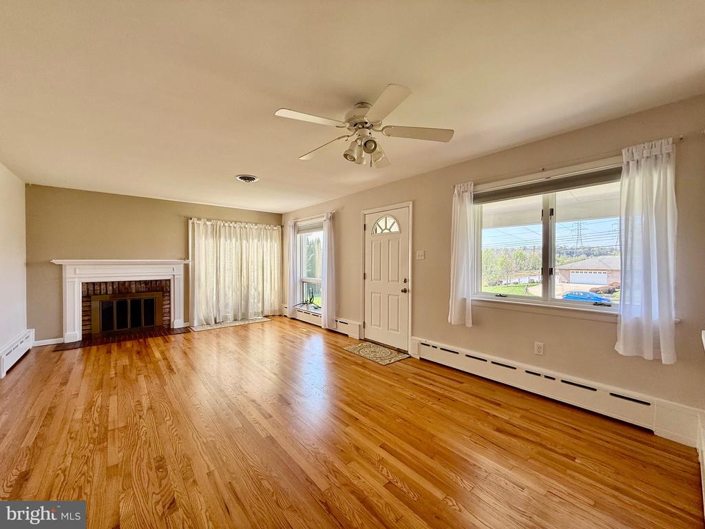 623 W MAIN STREET