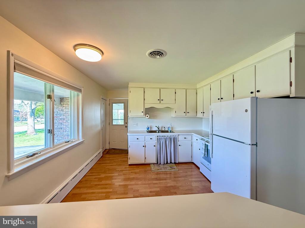 623 W MAIN STREET