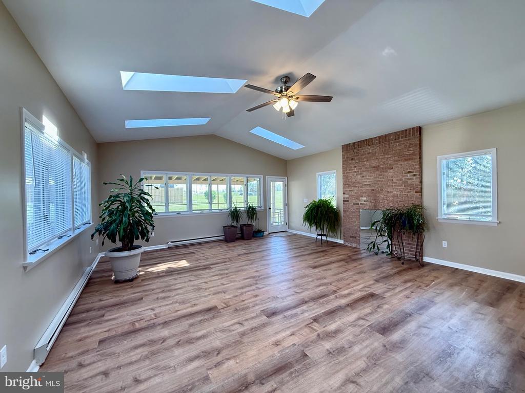 623 W MAIN STREET