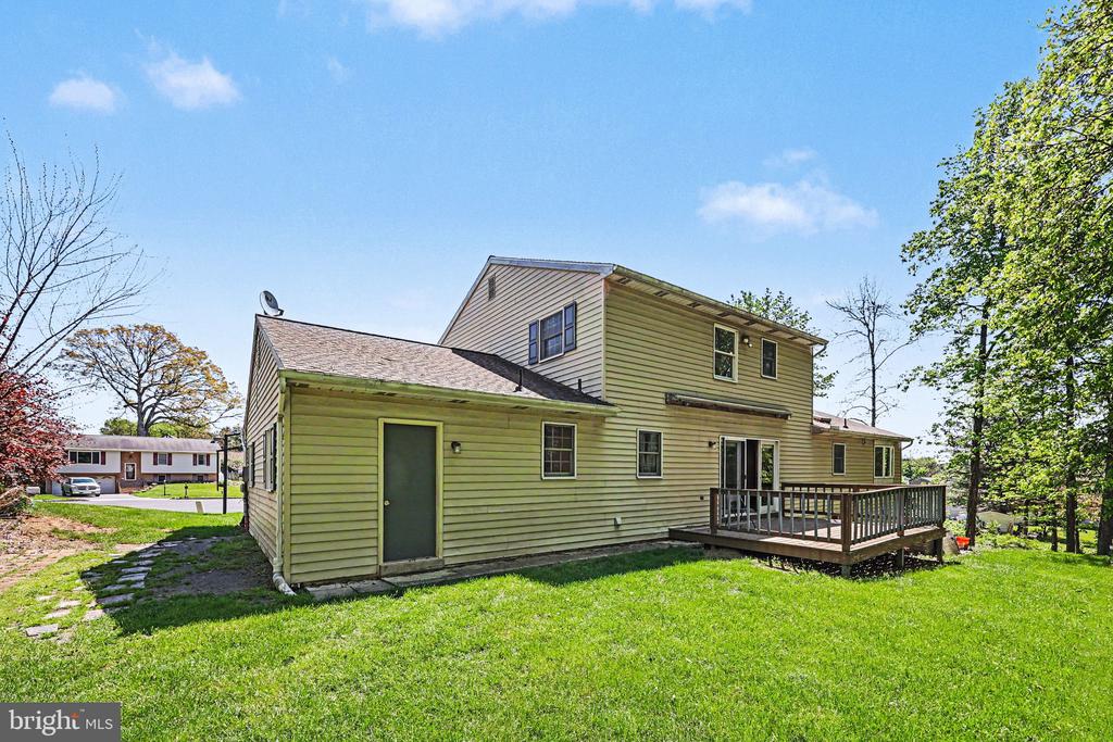 802 LEEDS COURT