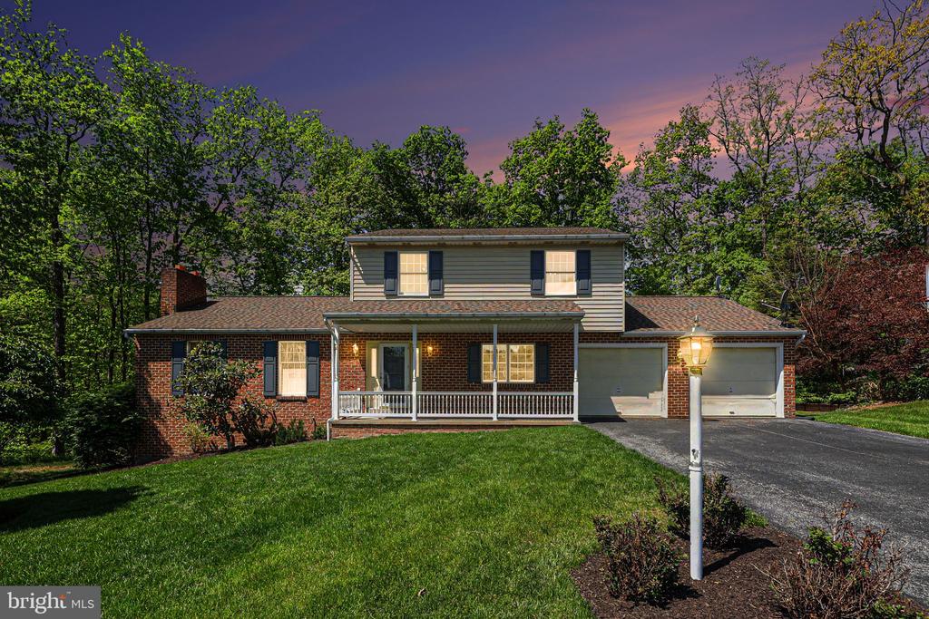 802 LEEDS COURT