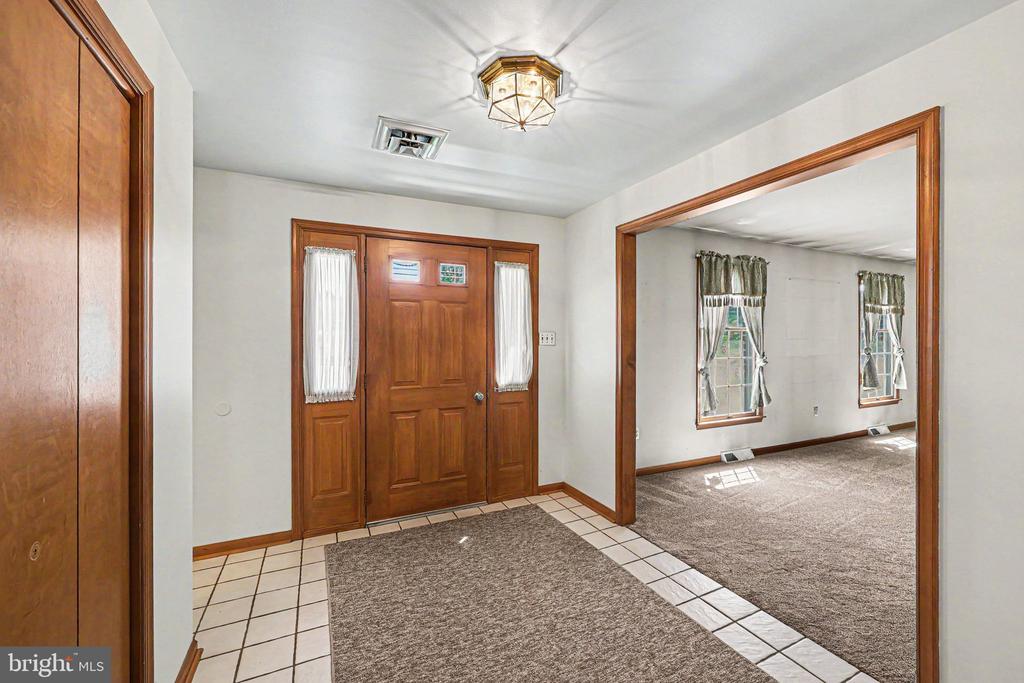 802 LEEDS COURT