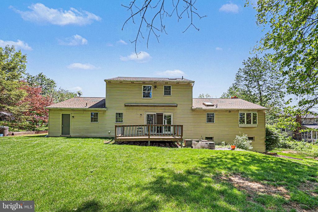 802 LEEDS COURT