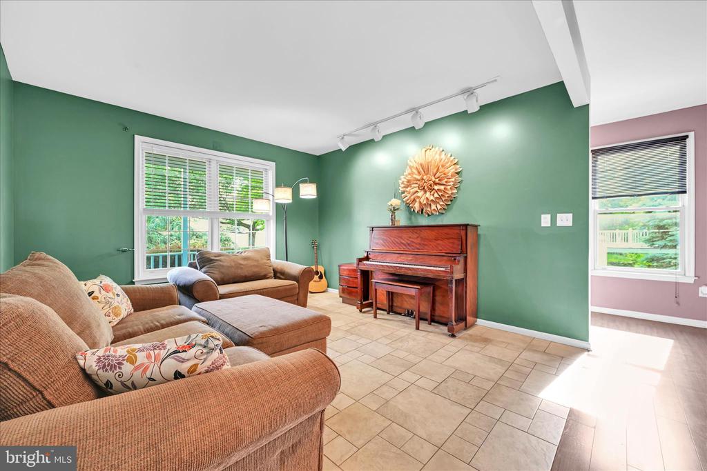 1602 CHURCHILL ROAD
