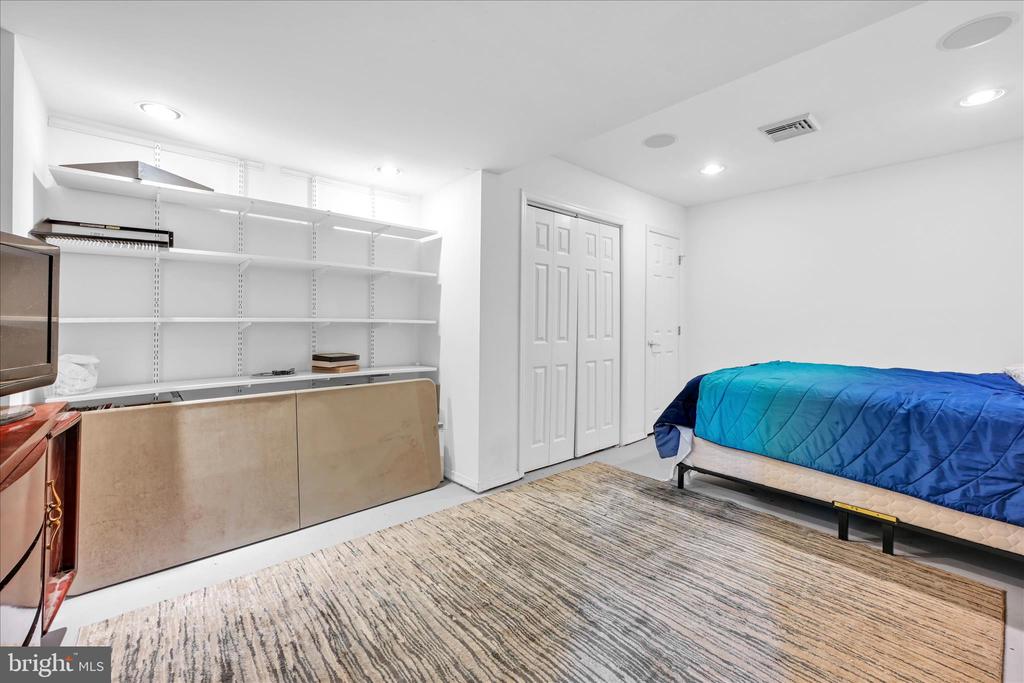 1602 CHURCHILL ROAD