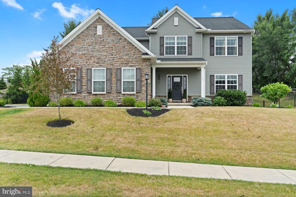 727 CHRISTIANS DRIVE