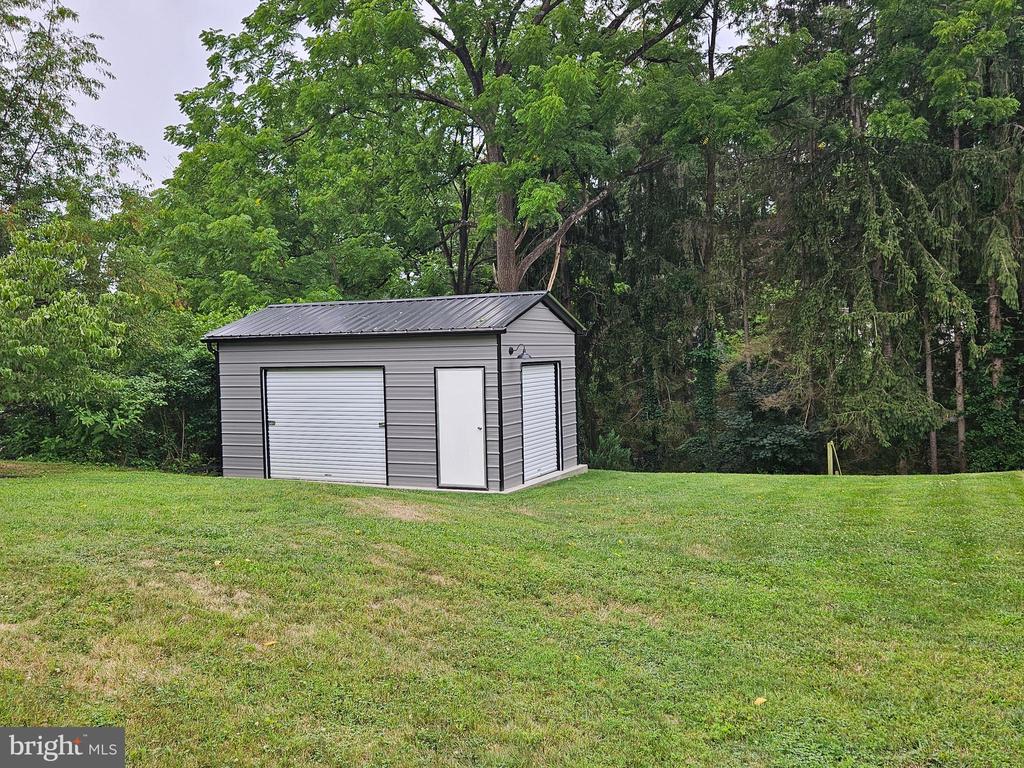 1508 CRESTMONT DRIVE