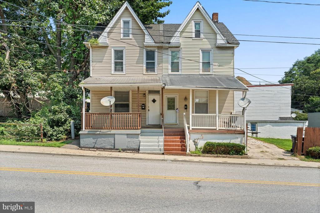 213 N HARRISBURG STREET