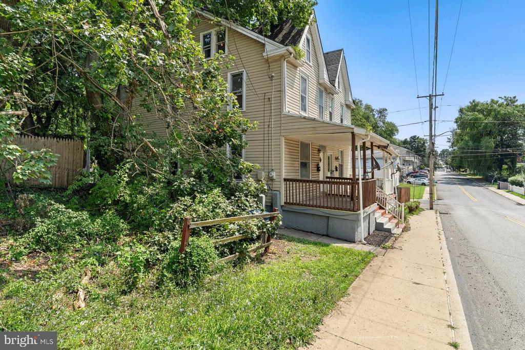 213 N HARRISBURG STREET