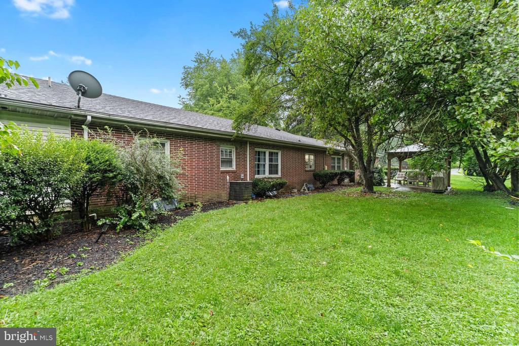 1601 COLONIAL ROAD