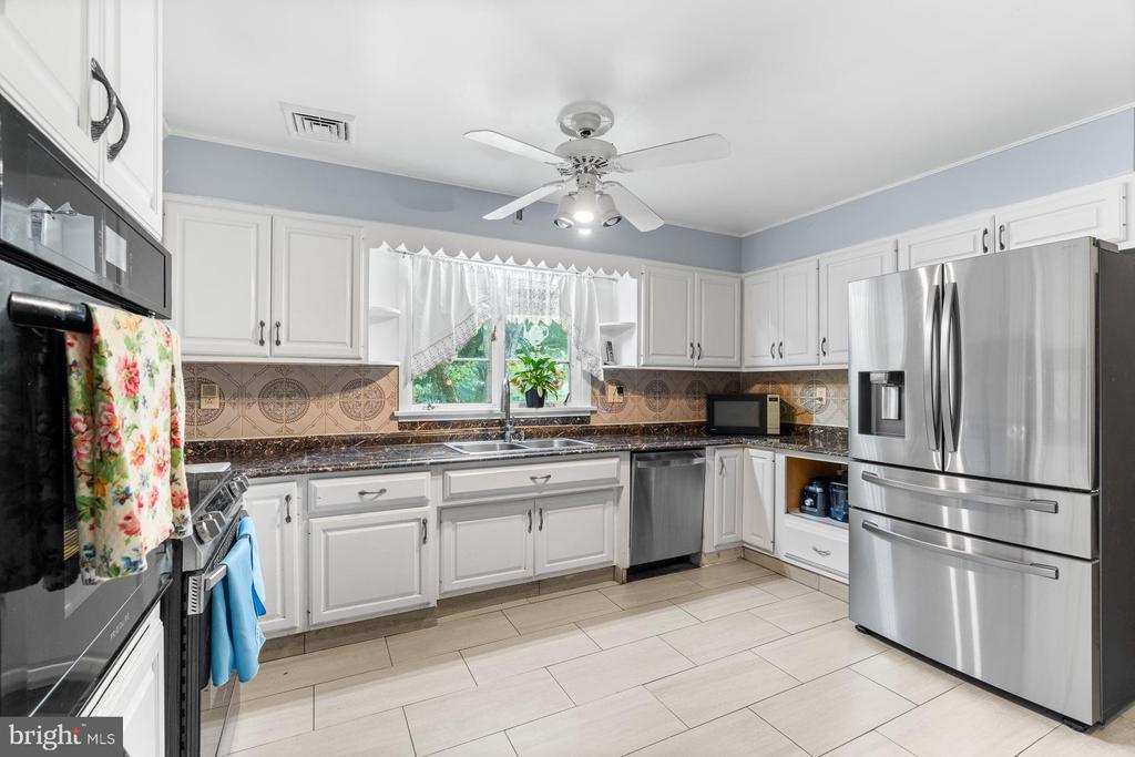 1601 COLONIAL ROAD
