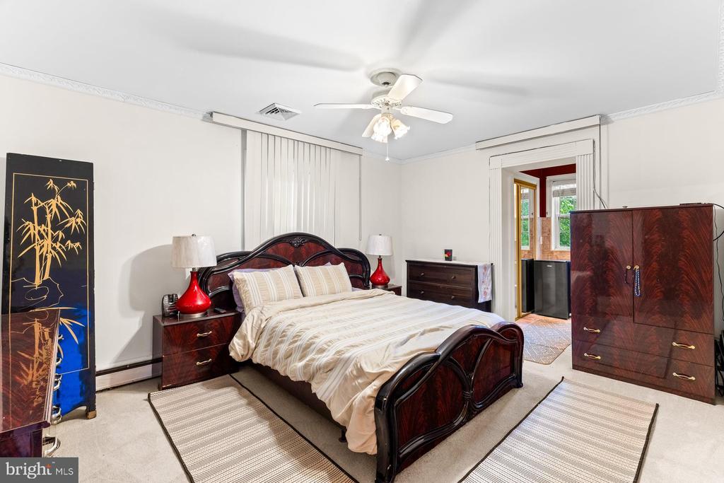 1601 COLONIAL ROAD