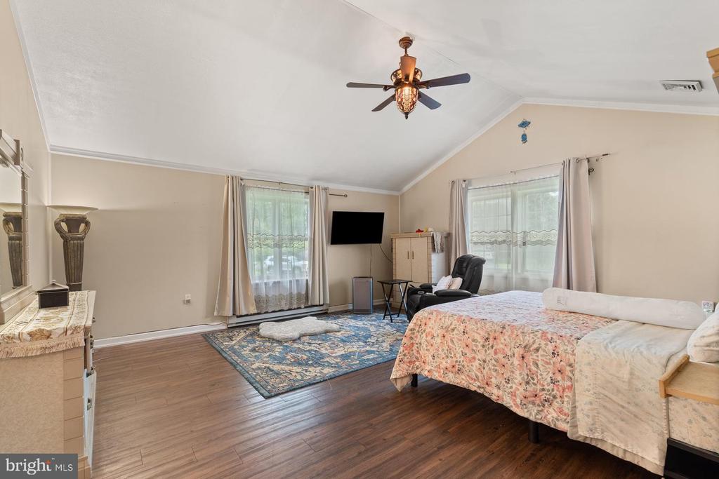 1601 COLONIAL ROAD