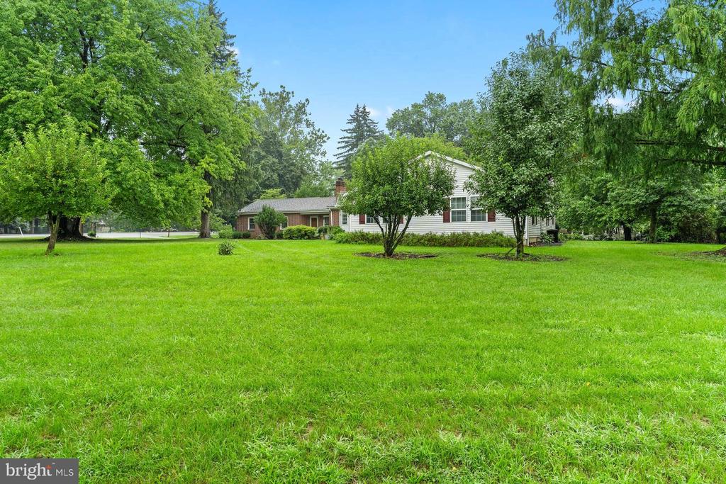 1601 COLONIAL ROAD