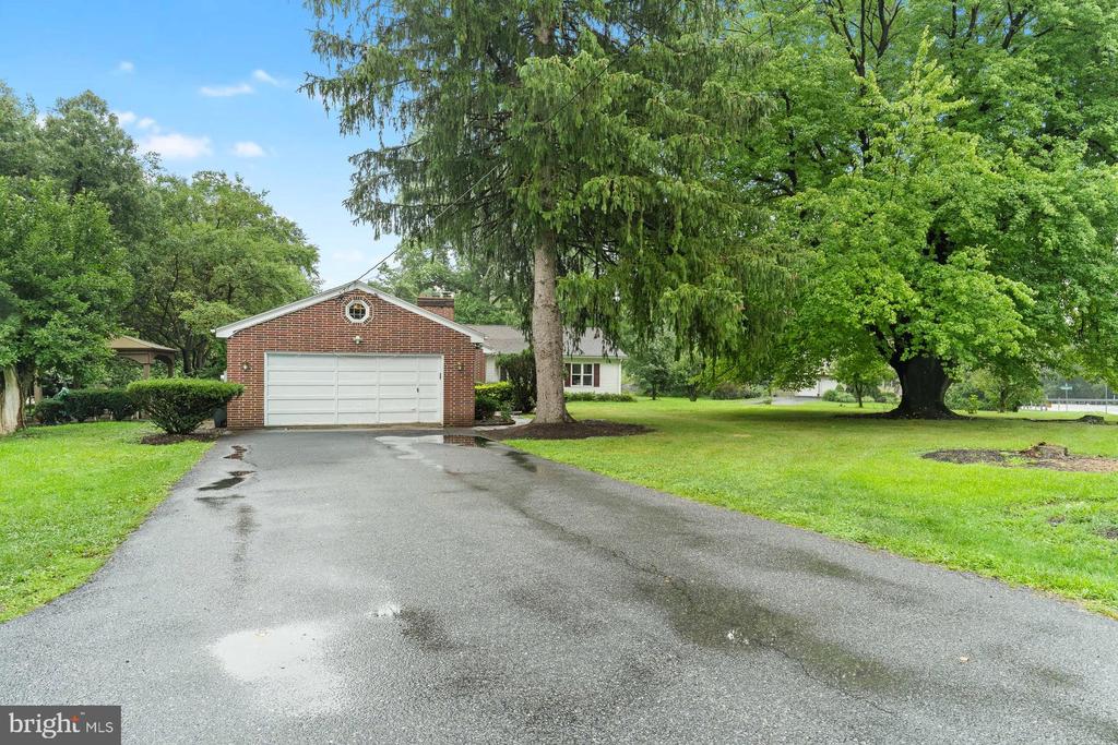 1601 COLONIAL ROAD