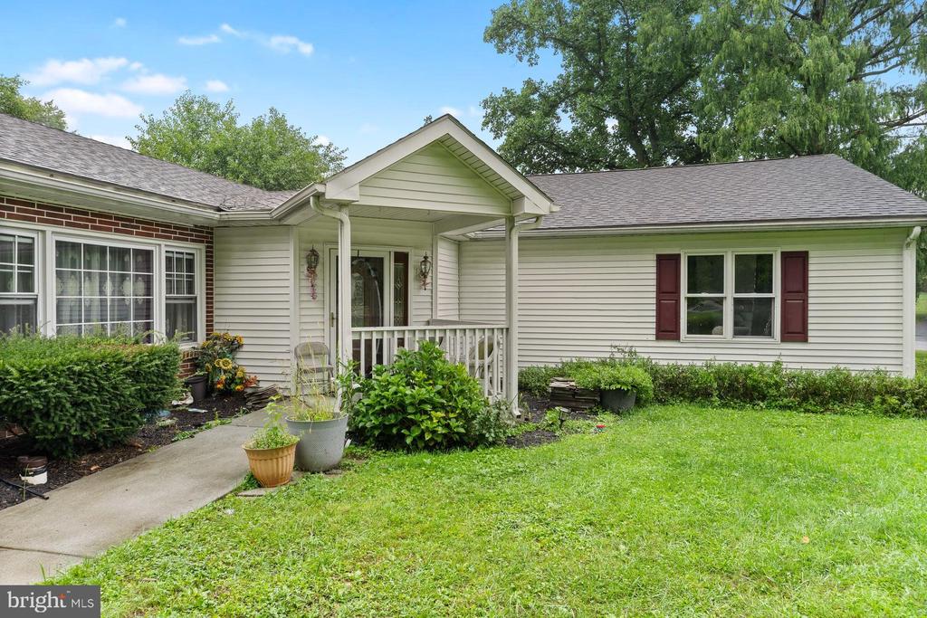 1601 COLONIAL ROAD