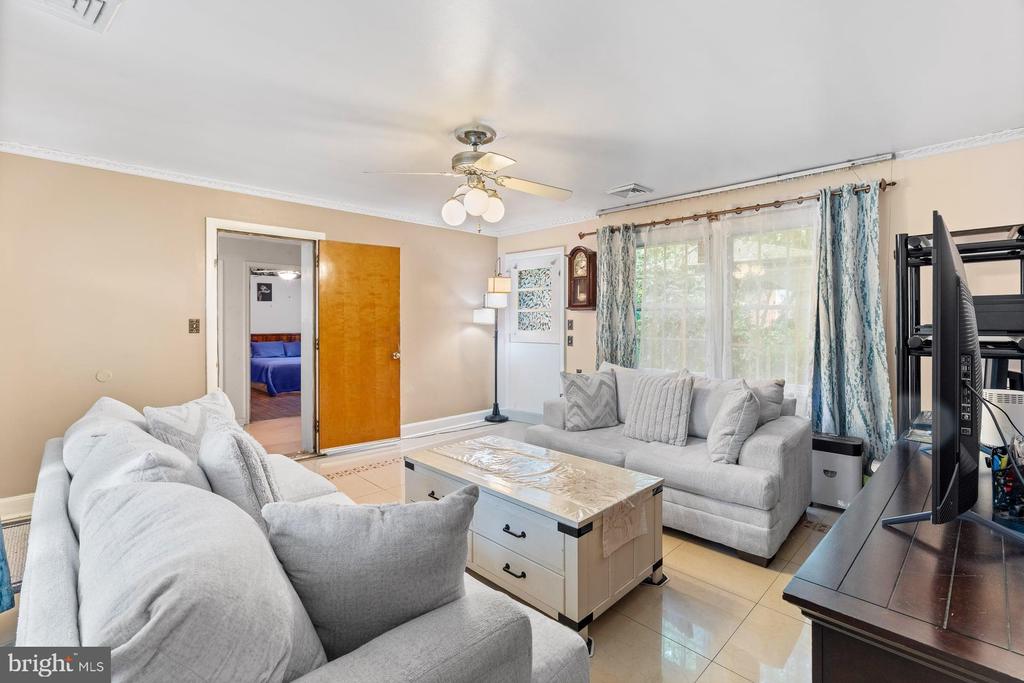 1601 COLONIAL ROAD