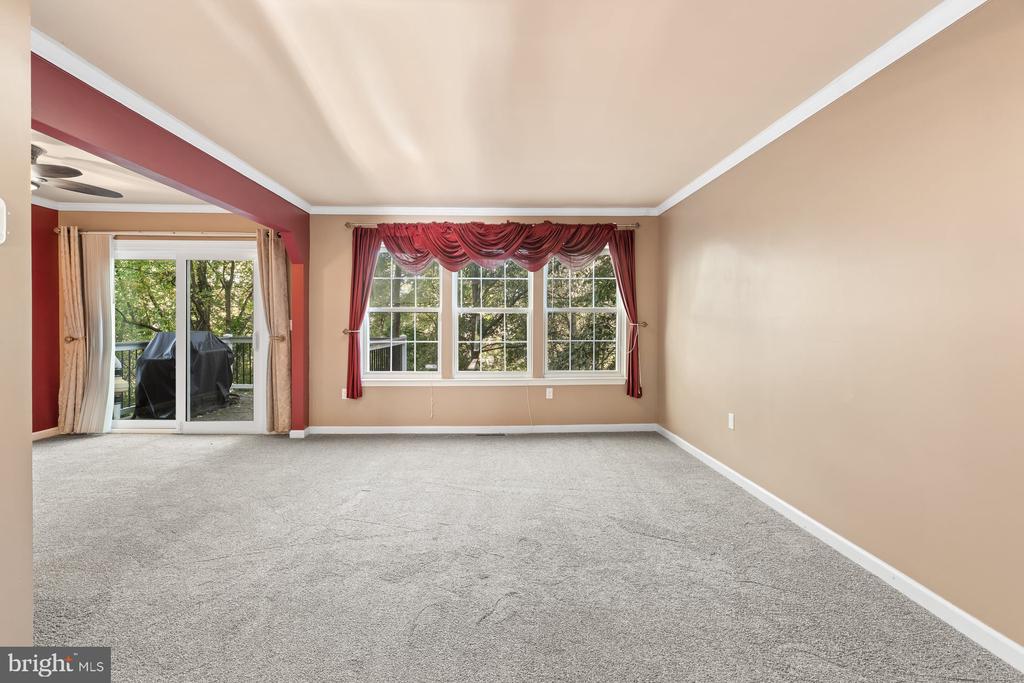 5796 HIDDEN LAKE DRIVE