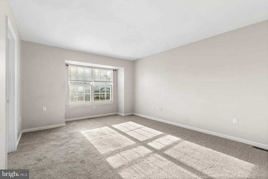5796 HIDDEN LAKE DRIVE