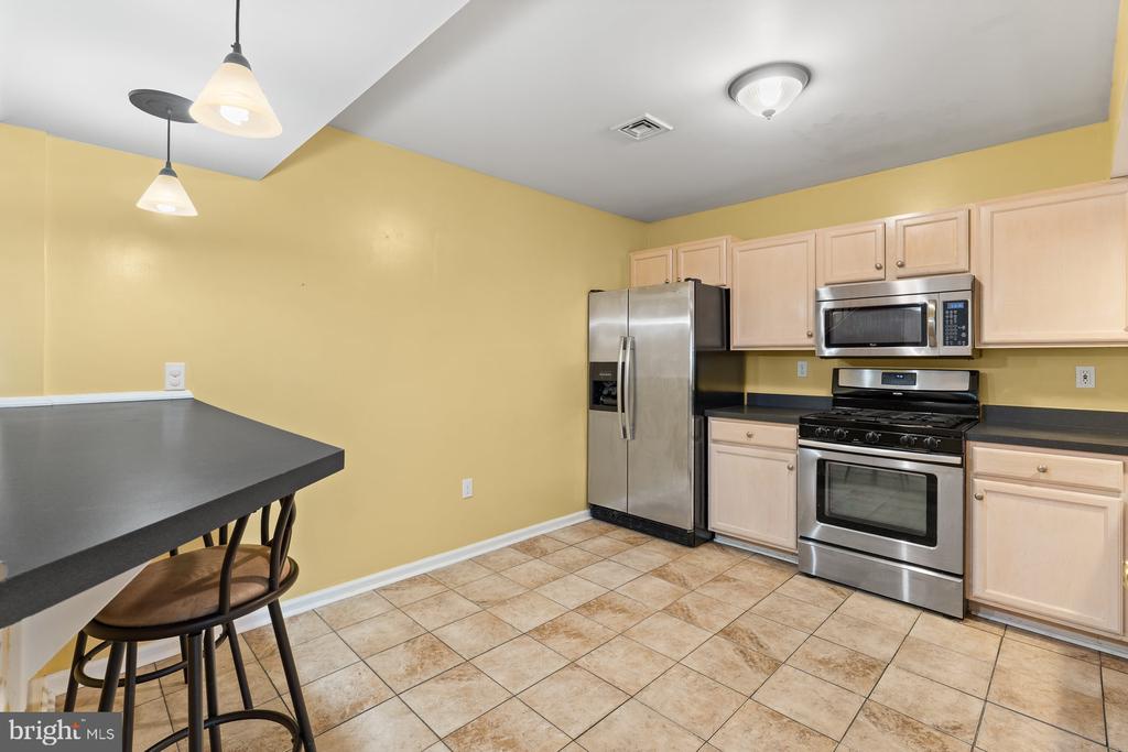 5796 HIDDEN LAKE DRIVE