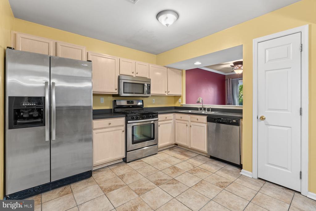 5796 HIDDEN LAKE DRIVE