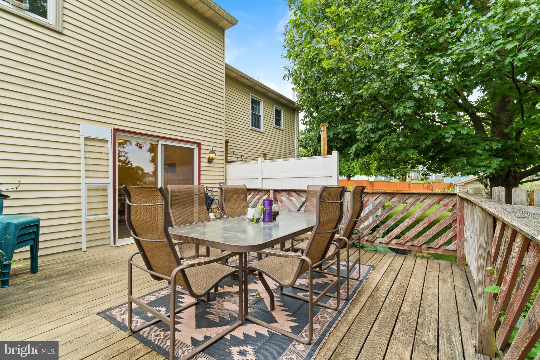 2314 LAWNWOOD COURT