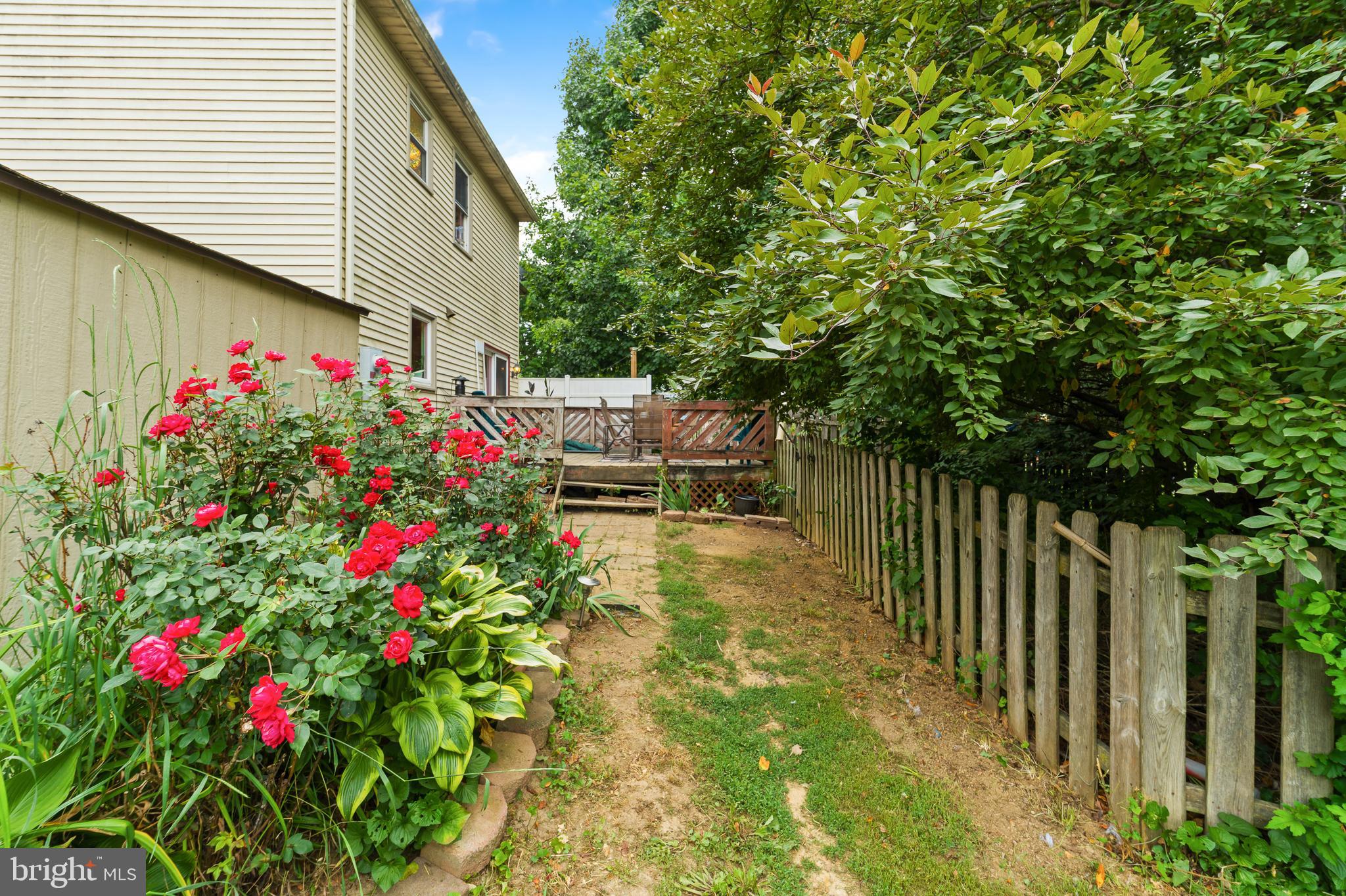 2314 LAWNWOOD COURT