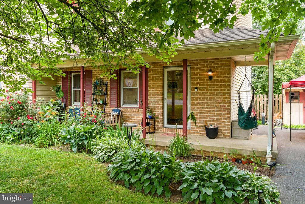 2314 LAWNWOOD COURT