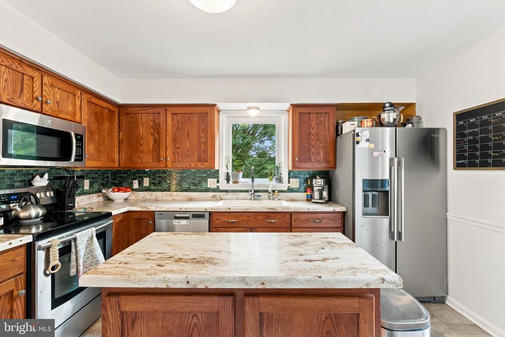 2314 LAWNWOOD COURT