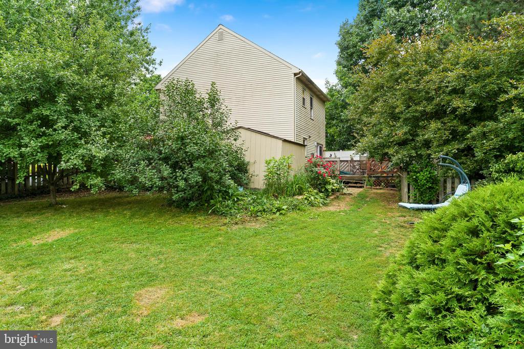 2314 LAWNWOOD COURT
