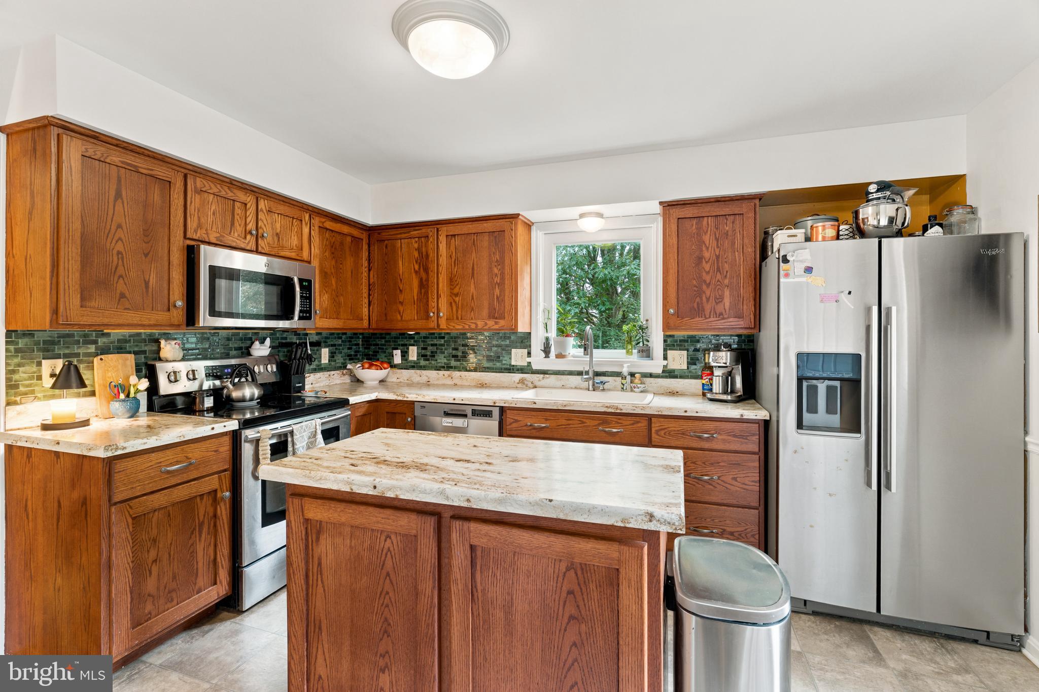 2314 LAWNWOOD COURT