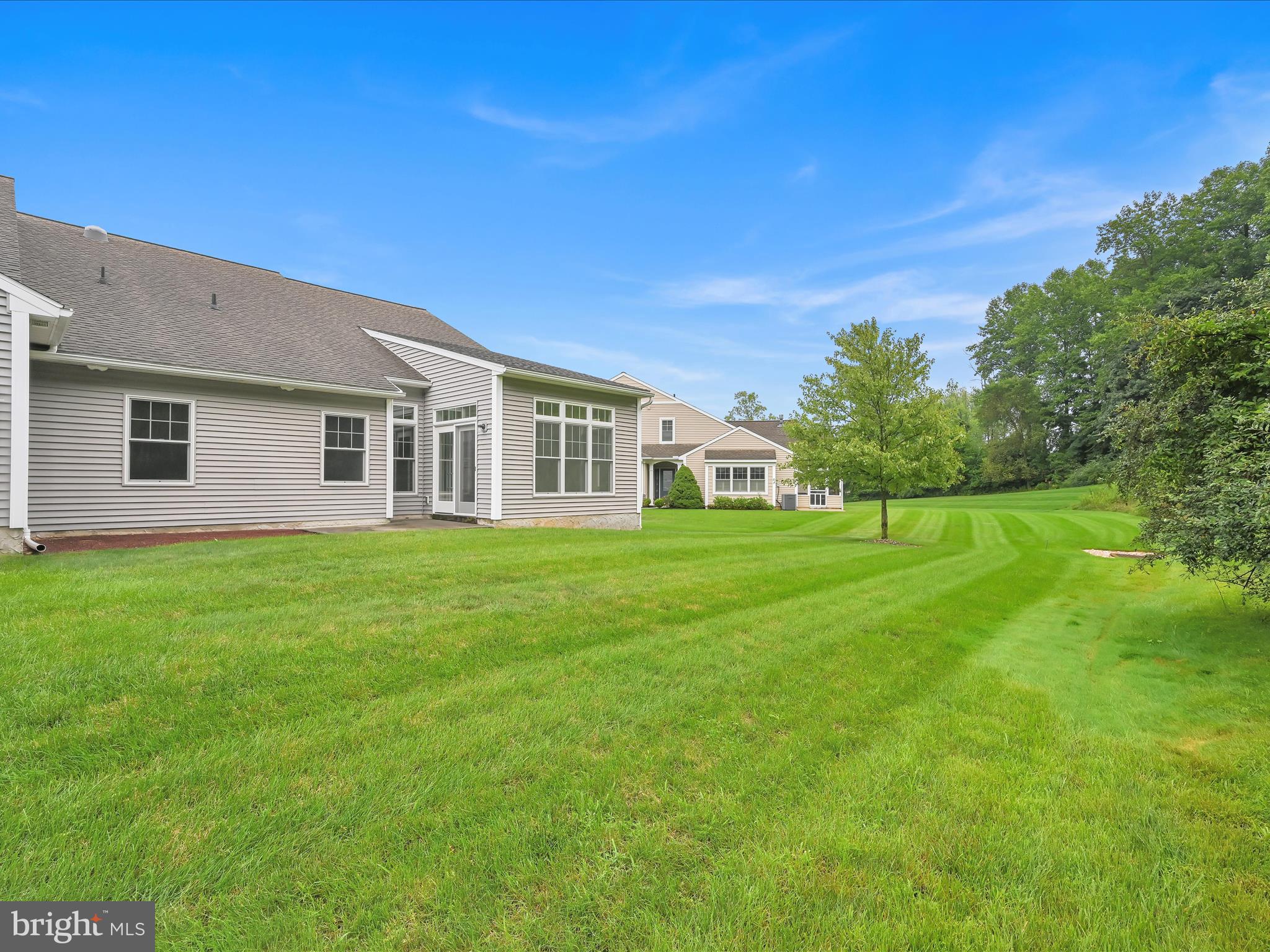 1037 English Dr