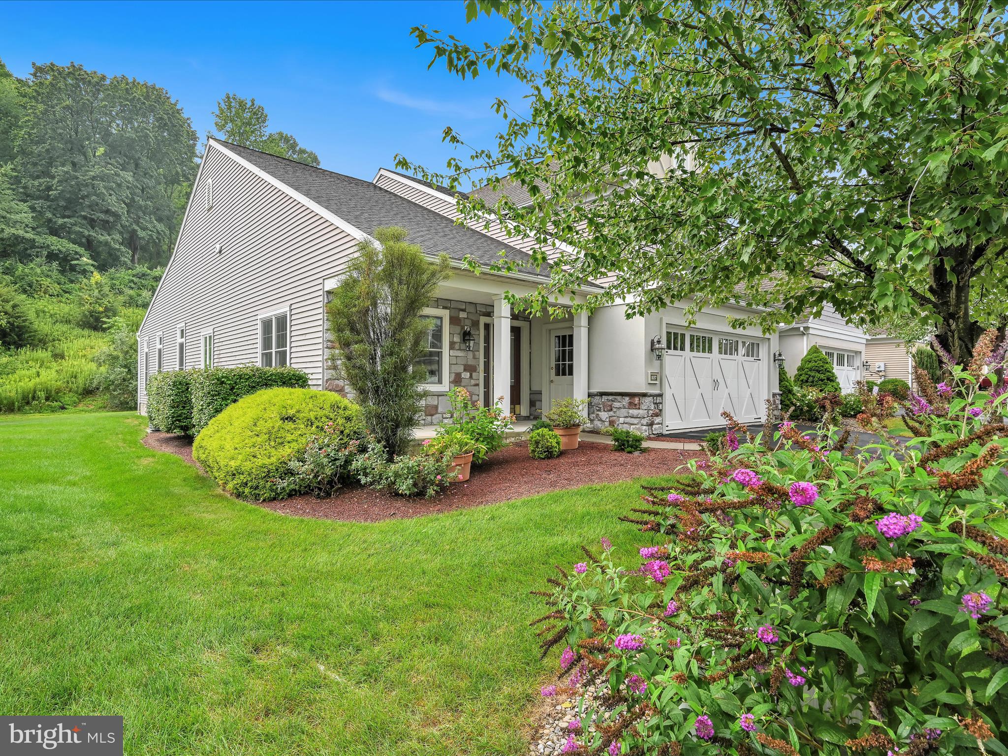 1037 English Dr