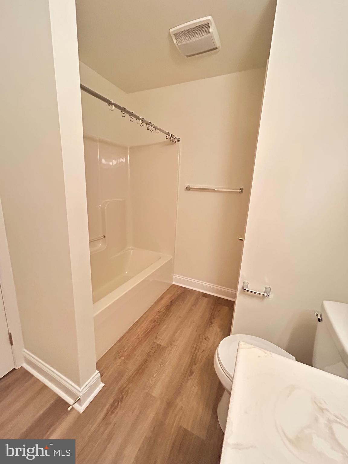 1037 English Dr