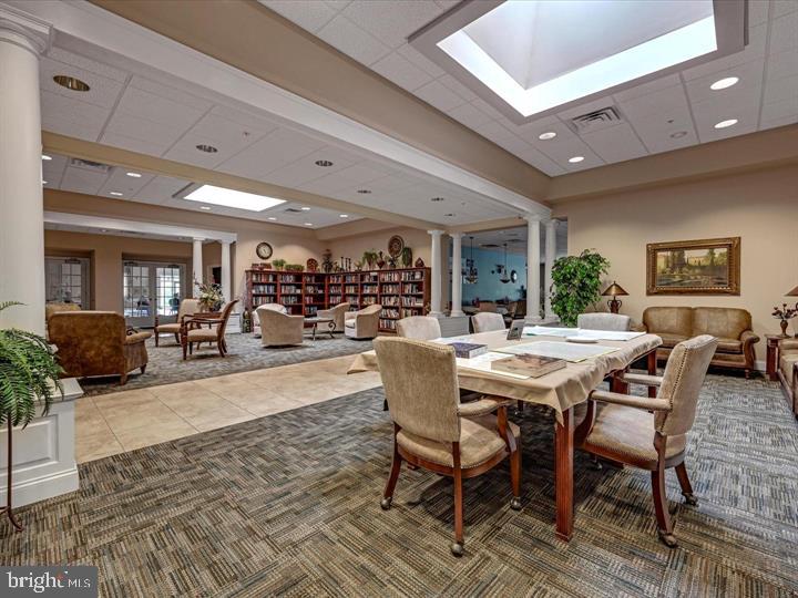1037 English Dr