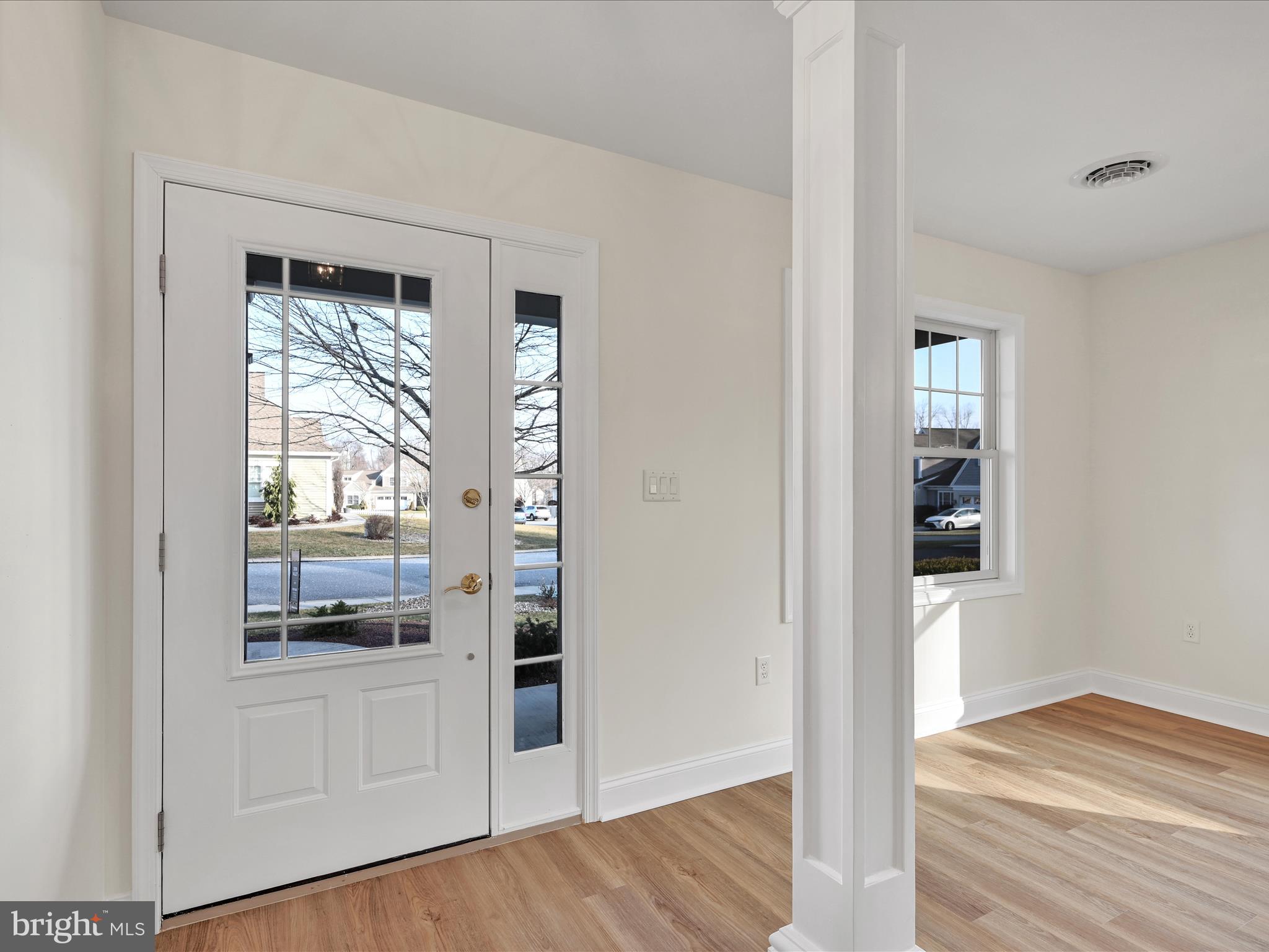 1037 English Dr