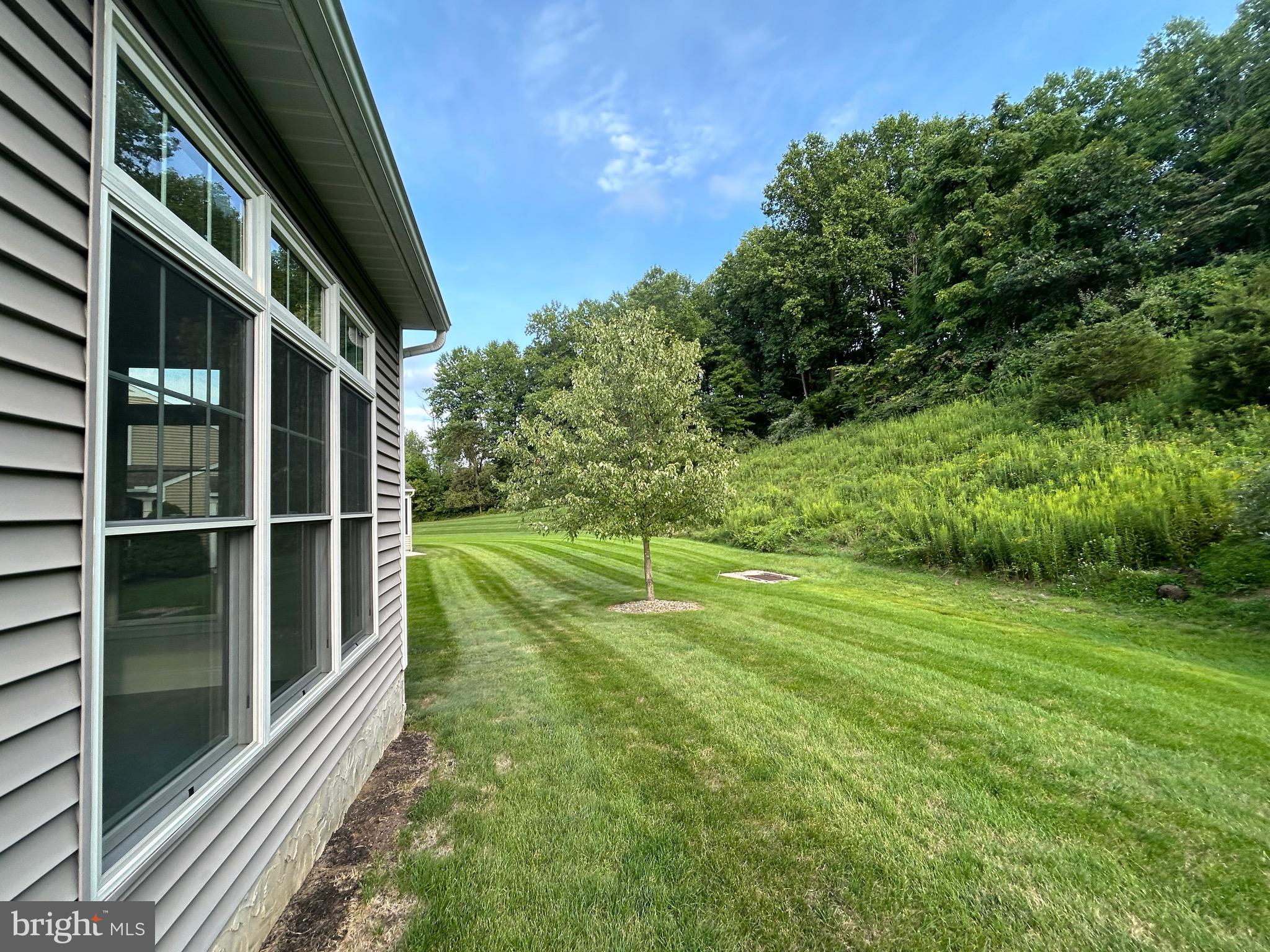 1037 English Dr