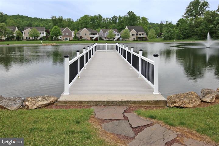 1037 English Dr
