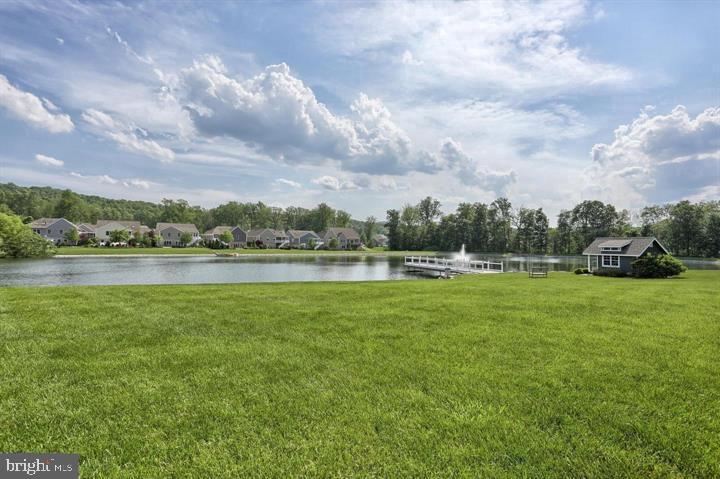1037 English Dr