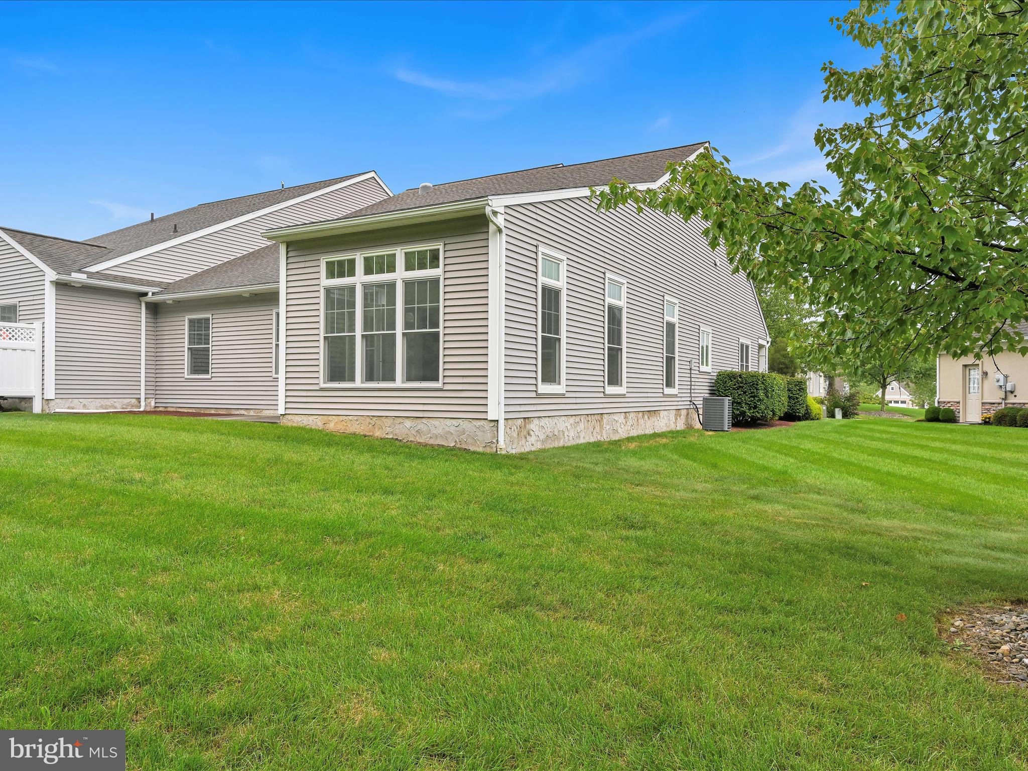 1037 English Dr